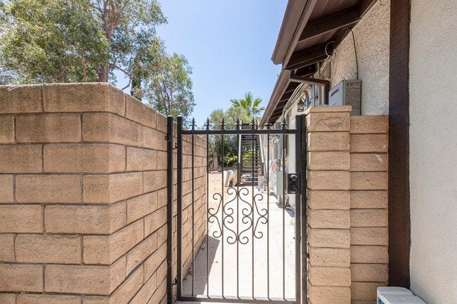 13475 Mission Tierra Way