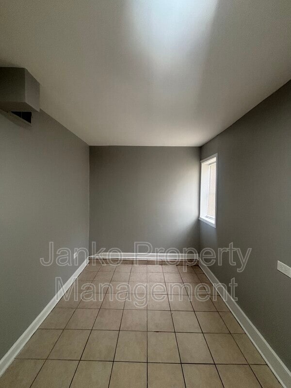 Photo - 5208 S Kenneth Ave Unit B