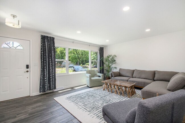 Photo - 4 Bedroom 1.5 Bath