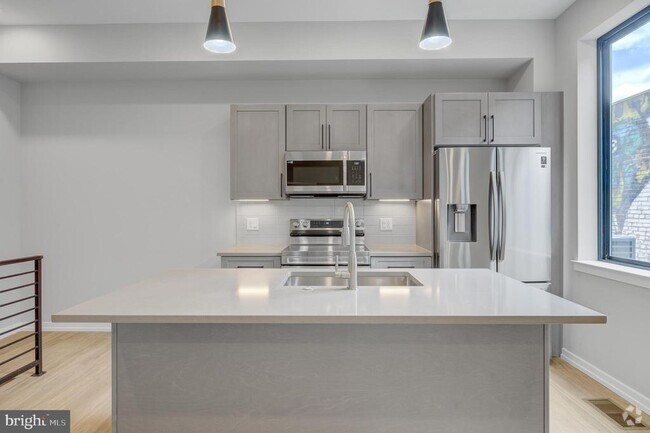 Building Photo - 1205 S 15th St Rental