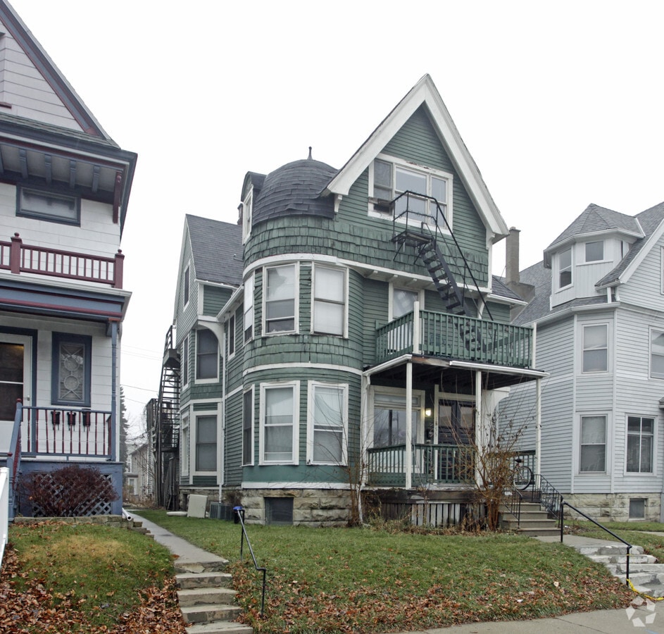 1655 N Van Buren St 6 unit - 1655 N Van Buren St 6 unit Apartments