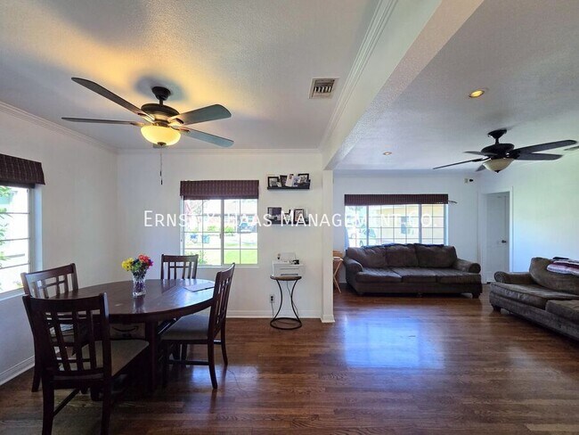 Photo - 4415 Petaluma Ave