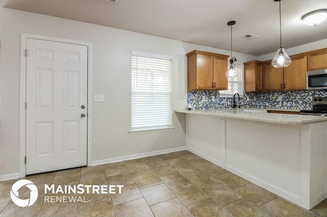 Photo - 3702 SE Adams Dr