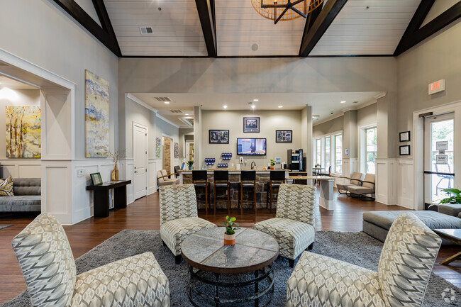 Clubhouse - The Retreat at State College Apartments