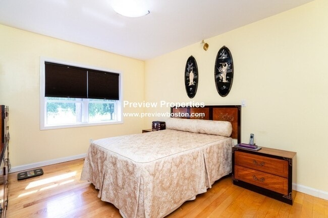 Building Photo - 26 Lake Shore Ct Unit 1P