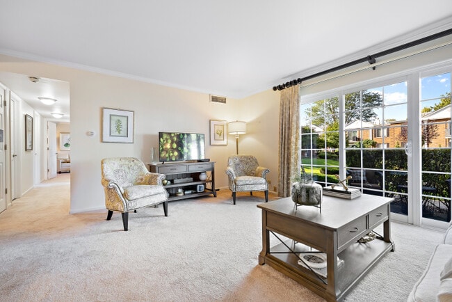 Photo - Courts Of Williamsburg