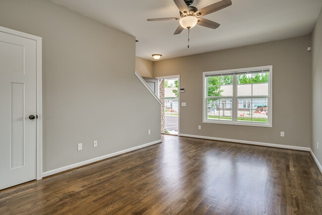 Photo - 140 Edgington Dr