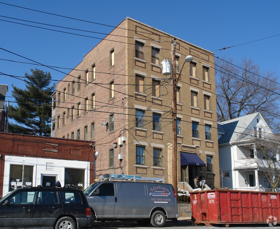 Photo - 775 Atlantic St Apartments