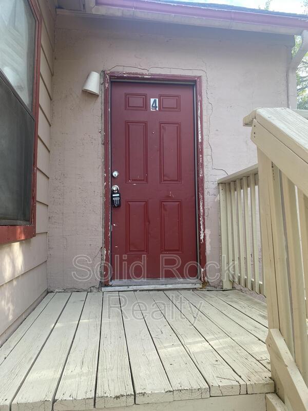 Photo - 714 E 3rd St Unit 4