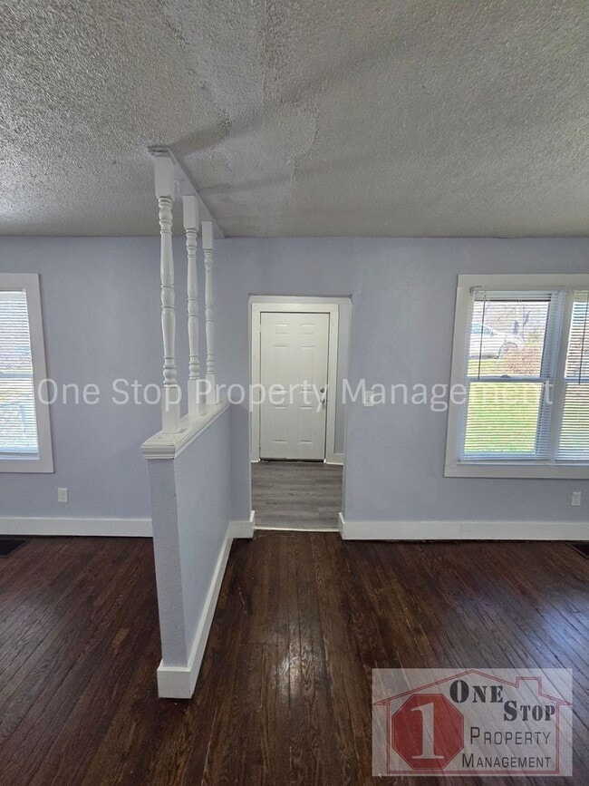 Photo - Beautiful 4 Bedroom 2 Bathroom in Kansas City!