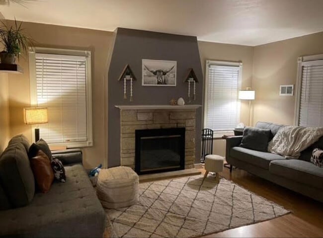 Photo - 324 W Milwaukee St