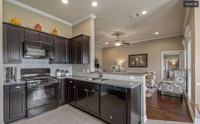 Photo - "Charming 3-Bed Retreat in Bossier City with Granite Touches & Gleaming Hardwood Floors!"