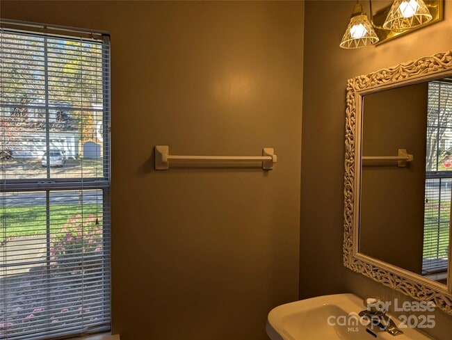 Photo - 160 Stone Ridge Ln