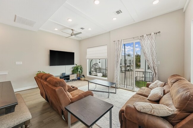 Photo - 707 Apogee Trl