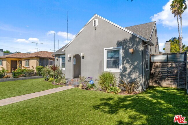 4460 Stansbury Ave