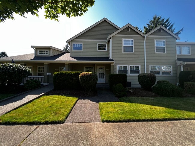DuPont, 2 bedroom, 2 bath condo with A/C - DuPont, 2 bedroom, 2 bath condo with A/C