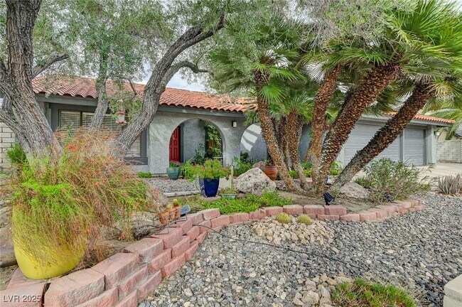 Photo - 2400 La Solana Way