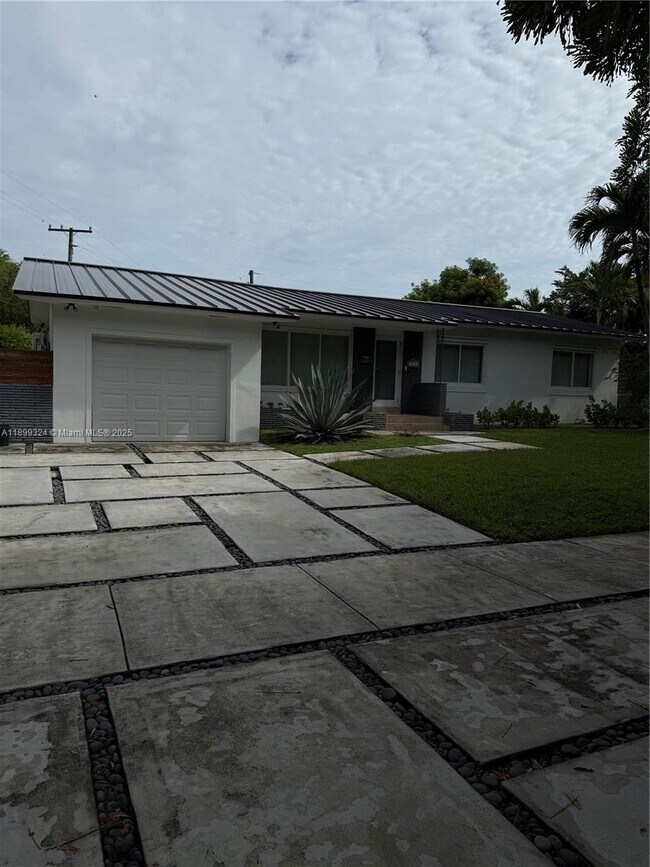 Photo - 675 NE 93rd St