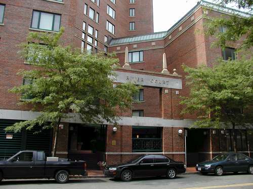 Vista alternativa, entrada. - River Court