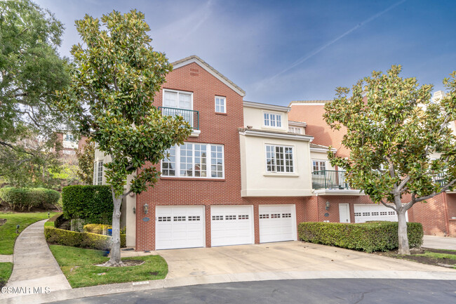 Photo - 2443 Swanfield Ct Townhome