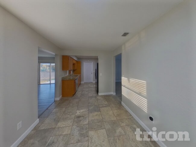 Photo - 902 Check Pl