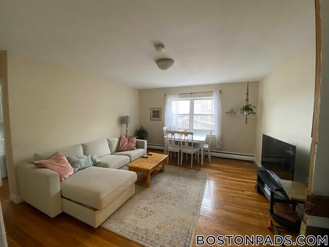 Building Photo - 69 Chiswick Rd Unit 9 Rental