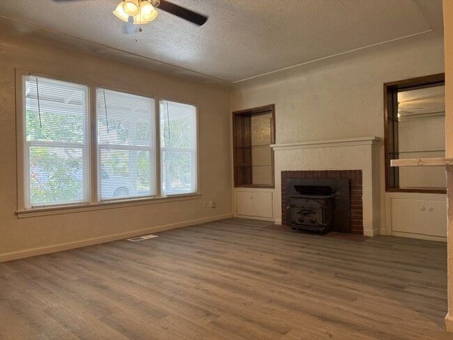 Photo - Charming and newly upgraded home. AVAILABL...