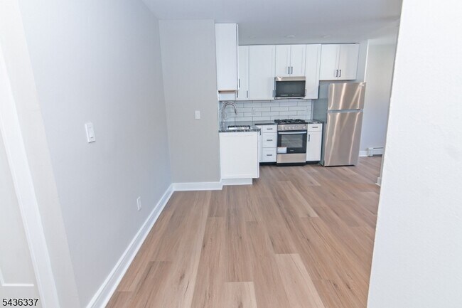 Photo - 162 Spring St Unit 4