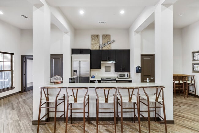 Building Photo - Compass Pointe Rental