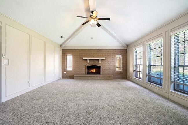 Photo - 802 Pebblebrook Dr