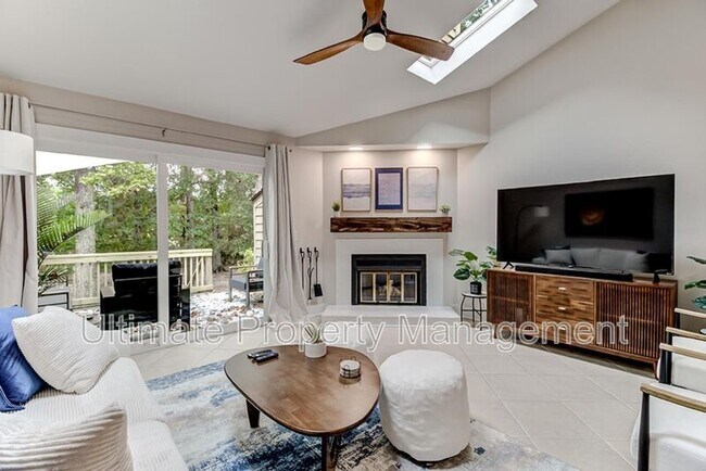 Photo - 207 St Luke Ct