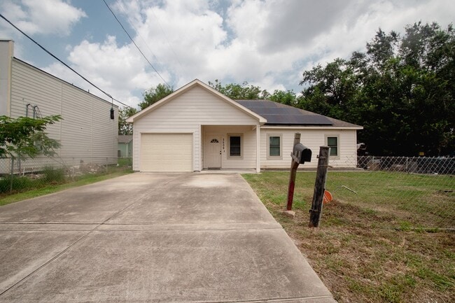 Building Photo - 3509 Wilmington St Rental