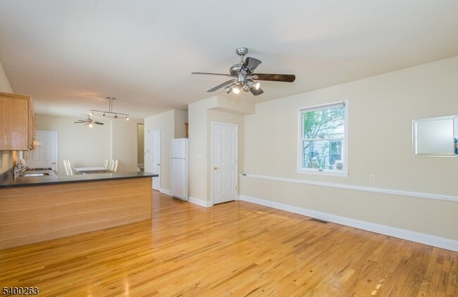 Photo - 46 Phoenix Ave