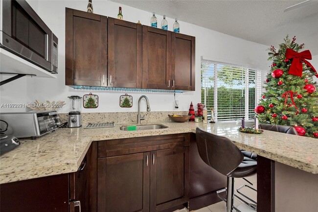 Photo - 7420 SW 31st St Unit 2