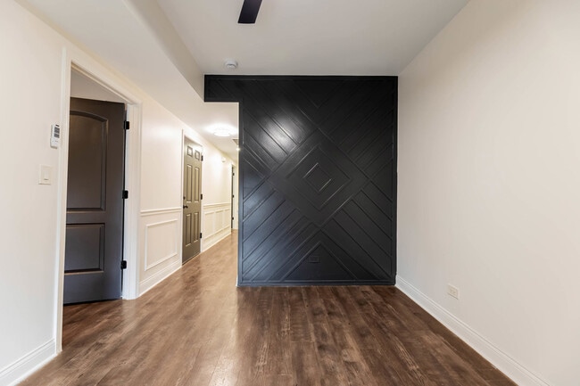 Photo - 6833 S Champlain Ave Unit 2