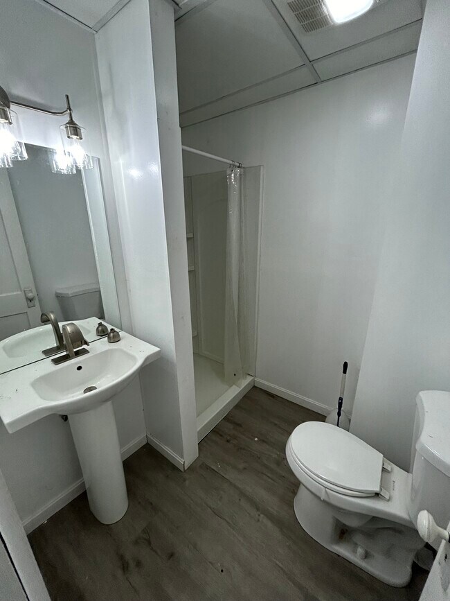 353 Crescent St Apartments Athol, MA