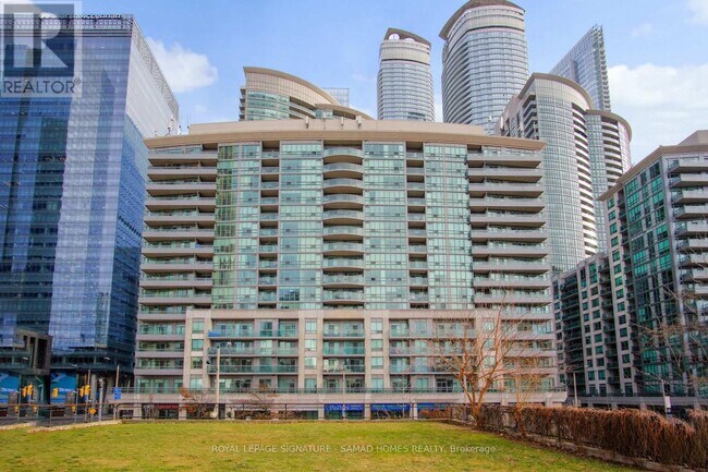 Photo - 51 Lower Simcoe St Unit 1915