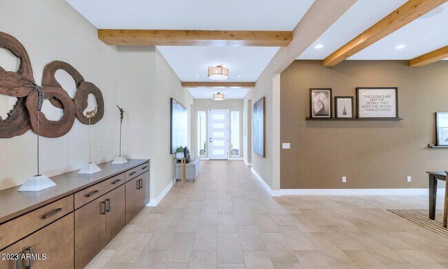 10118 E Tesla Ave