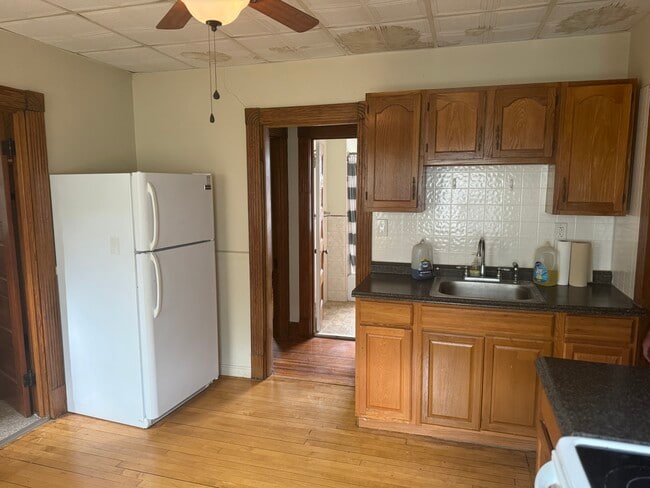 Photo - 29 Roxbury St Unit 2