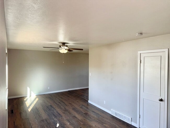 Photo - Wonderful 3 BEDROOM home in South Colorado...