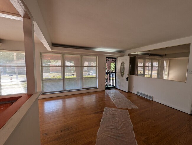 Photo - Kenwood Charmer - Section 8 Friendly