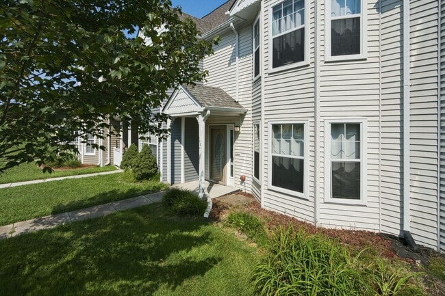 Photo - 102 Heather Way