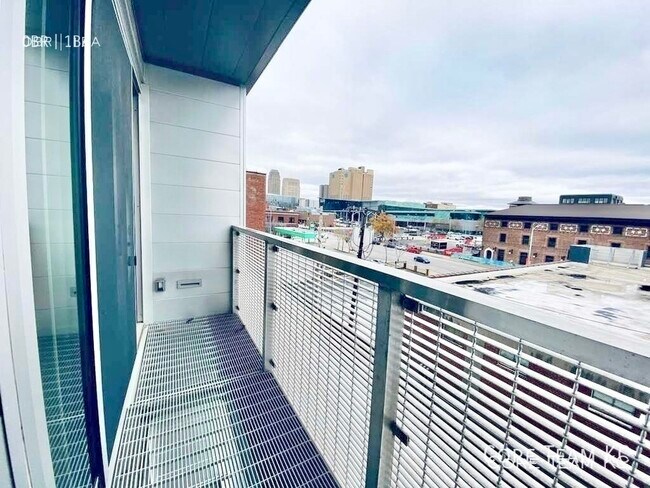 Photo - 1723 Walnut St Unit 507