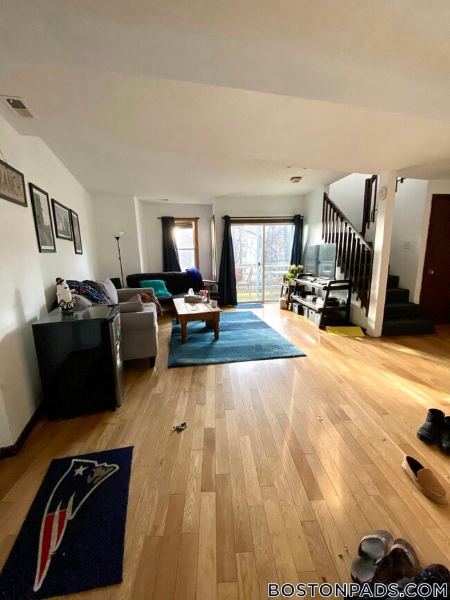 Photo - 89 Sheridan St Unit 1