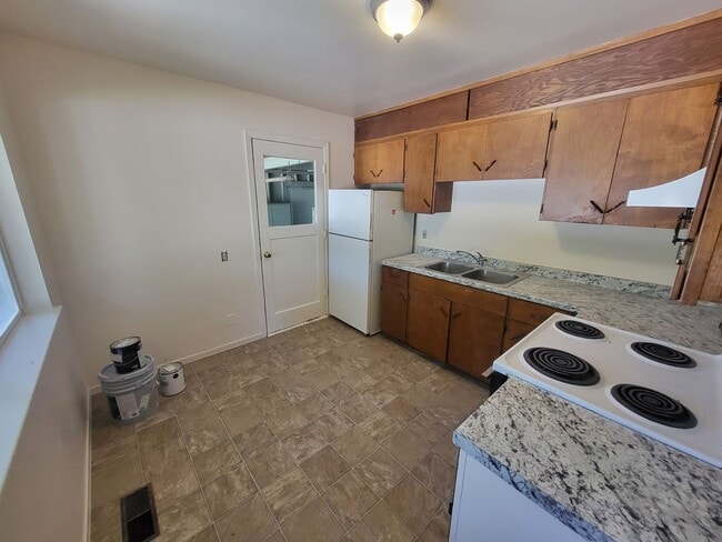 Photo - 2068 W Sheffield Manor