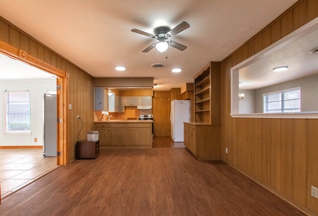 Photo - 1227 Ector St