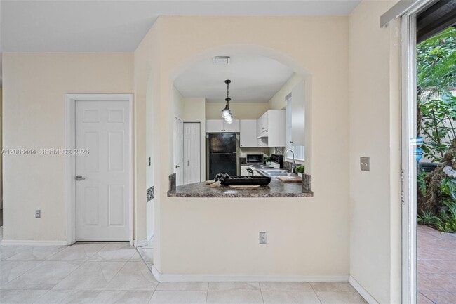 Photo - 627 E Mowry Ct