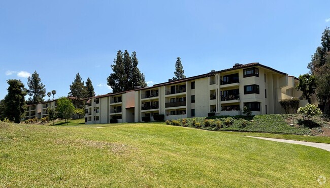 Building Photo - Scenic Golf Course View Condo | Vibrant 55...