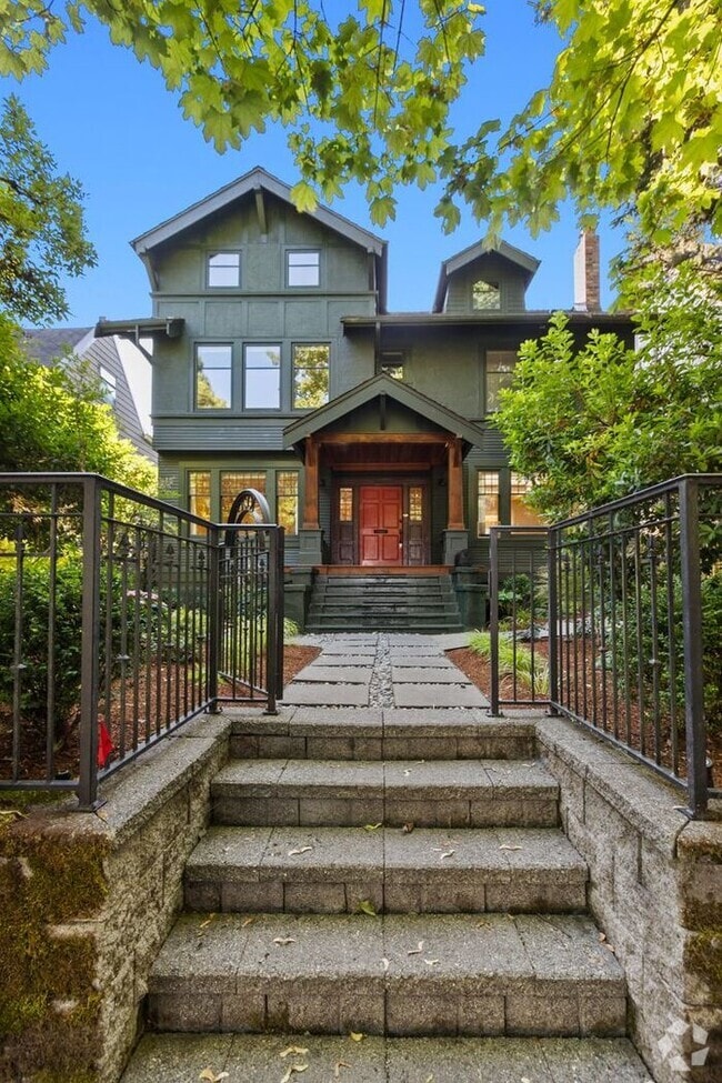 Building Photo - Stunning 1909 Craftsman w/ AC in Coveted C... Rental