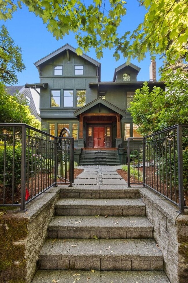 Building Photo - Stunning 1909 Craftsman w/ AC in Coveted C... Rental